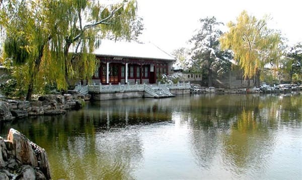 施秉縣中等職業(yè)技術(shù)學(xué)校學(xué)校簡介