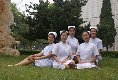 重慶護(hù)士學(xué)校：高級(jí)護(hù)理專業(yè)未來(lái)發(fā)展趨勢(shì)