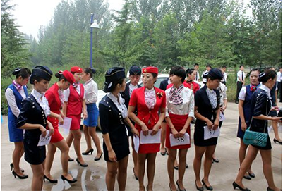 初中生可以報讀貴陽高鐵學校的乘務(wù)員嗎