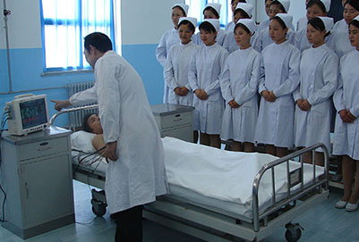 重慶衛(wèi)生學(xué)校的高級護理專業(yè)主修課程如何?