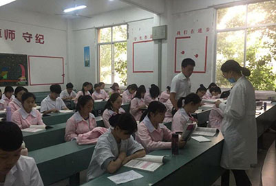 不同的學(xué)歷報(bào)讀重慶衛(wèi)生學(xué)校有什么不同