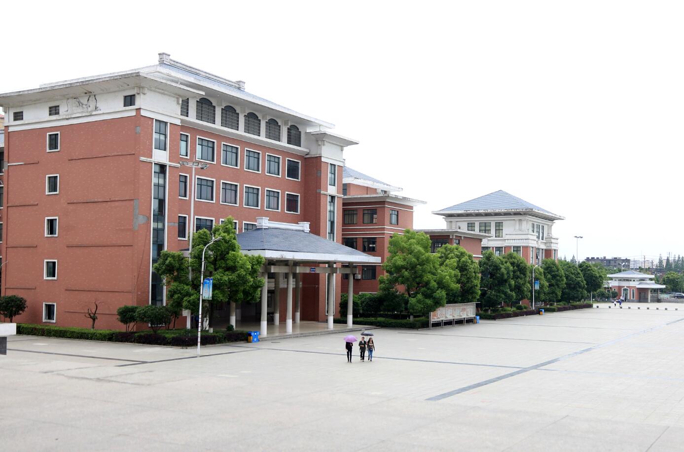 荊州市機(jī)械電子工業(yè)學(xué)校怎么樣、好不好