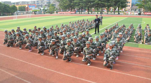 淮陽(yáng)縣職業(yè)中等專(zhuān)業(yè)學(xué)校操場(chǎng)