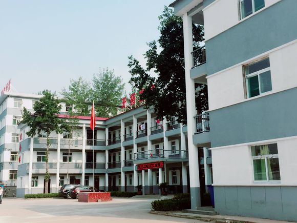 山西省現(xiàn)代經(jīng)貿(mào)學(xué)校學(xué)費、大概收費是多少