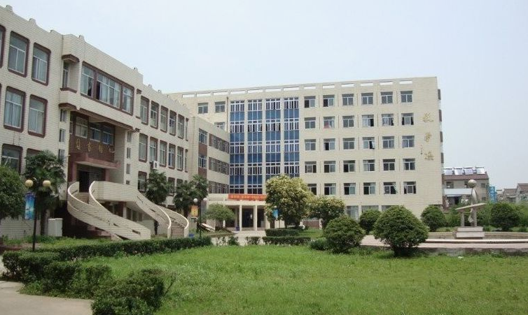 南京交通科技學(xué)校環(huán)境照片、環(huán)境怎么樣