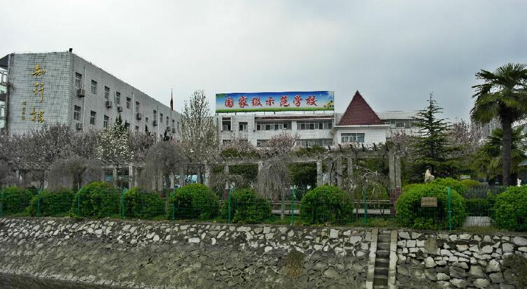 阜陽工業(yè)經(jīng)濟學校招生對象、招生要求