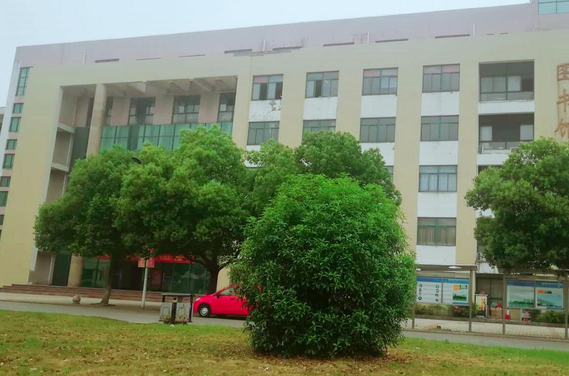 合肥高新科技學(xué)校環(huán)境圖