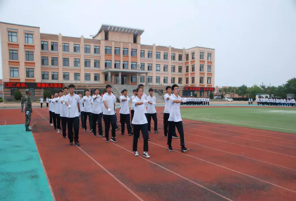 長?？h中等職業(yè)技術(shù)專業(yè)學(xué)校