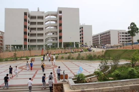 化州市職業(yè)技術(shù)學(xué)校學(xué)費(fèi)多少、學(xué)校收費(fèi)標(biāo)準(zhǔn)