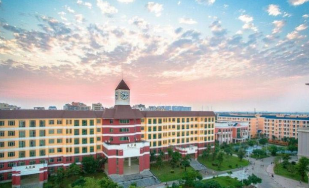 湛江市寸金中等專業(yè)學(xué)校學(xué)費(fèi)多少、學(xué)校收費(fèi)標(biāo)準(zhǔn)