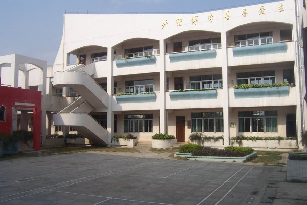 中山市港口理工學校學費多少、學校收費標準