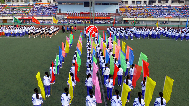 肇慶經(jīng)貿(mào)學(xué)校學(xué)費(fèi)多少、學(xué)校收費(fèi)標(biāo)準(zhǔn)