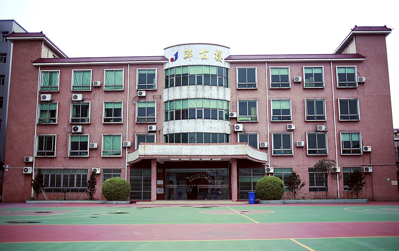 廣東江南理工技工學(xué)校學(xué)費(fèi)多少、學(xué)校收費(fèi)標(biāo)準(zhǔn)