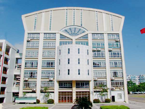 汕頭市林百欣科技中專學費多少、學校收費標準
