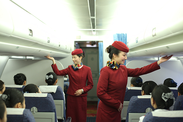 成都航空學(xué)校有哪些收費怎么樣