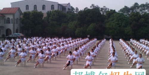 四川紅十字衛(wèi)生學(xué)校圖片、照片