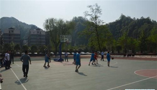 萬源市黃鐘職業(yè)中學校圖片、照片