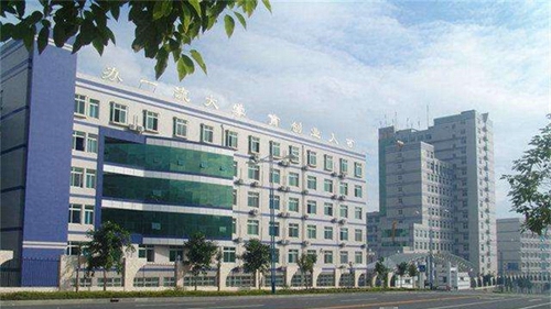 四川省攀枝花衛(wèi)生學(xué)校圖片、照片
