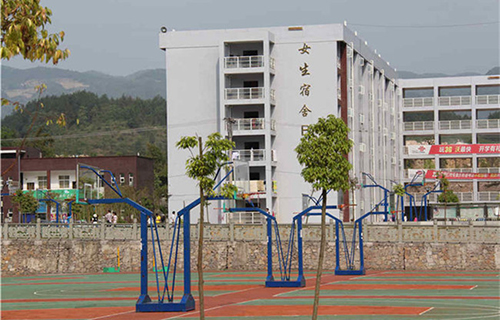 重慶市黔江區(qū)民族職業(yè)教育中心寢室、宿舍圖片