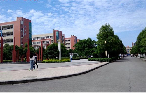 重慶市南川隆化職業(yè)中學校圖片、照片