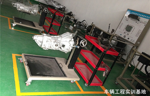重慶機(jī)械高級(jí)技工學(xué)校實(shí)訓(xùn)設(shè)備圖片