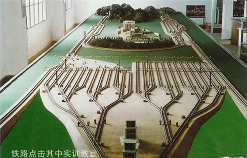 重慶鐵路運輸技師學(xué)院鐵路電氣集中實訓(xùn)室
