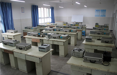 重慶工業(yè)技師學(xué)院實(shí)訓(xùn)設(shè)備