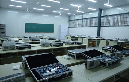 中國人民解放軍總參謀部信息化部直屬工廠職業(yè)技術(shù)學(xué)校實訓(xùn)設(shè)備