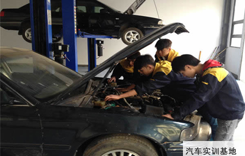 重慶聚英技工學(xué)校汽車實訓(xùn)基地