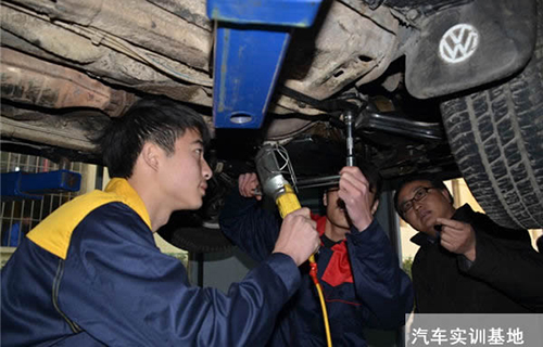 重慶聚英技工學(xué)校汽車實訓(xùn)基地