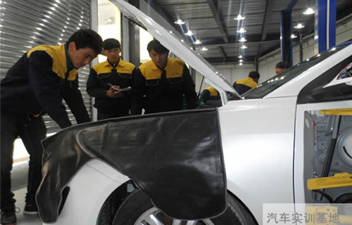 重慶聚英技工學(xué)校汽車實訓(xùn)基地