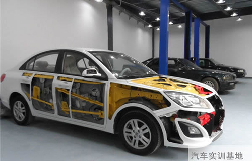 重慶聚英技工學(xué)校汽車實訓(xùn)基地
