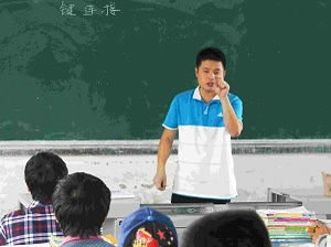 重慶潼南恩威職業(yè)高級(jí)中學(xué)校數(shù)控專業(yè)上課