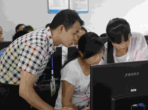重慶潼南恩威職業(yè)高級(jí)中學(xué)校計(jì)算機(jī)專業(yè)上課