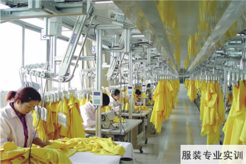 重慶現(xiàn)代信息工程學(xué)校服裝專(zhuān)業(yè)實(shí)訓(xùn)