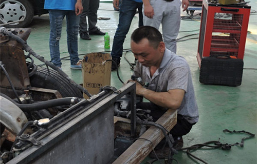 重慶新渝技工學校汽車專業(yè)實訓圖片