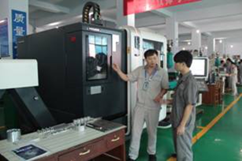 貴州電子信息技師學院(貴州電子信息高級技工學校)國家級重點專業(yè)：數(shù)控加工中心專業(yè)介紹