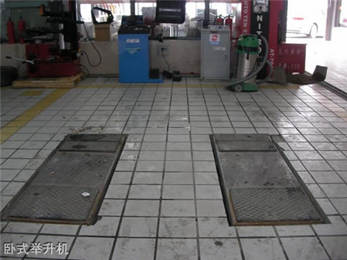 貴陽汽車工業(yè)技術學校臥式舉升機