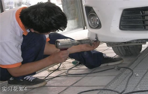 貴陽汽車工業(yè)技術學校實習花絮3