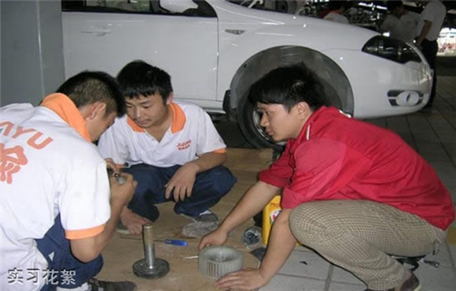 貴陽汽車工業(yè)技術學校實習花絮