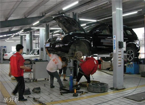 貴陽汽車工業(yè)技術學校舉升機