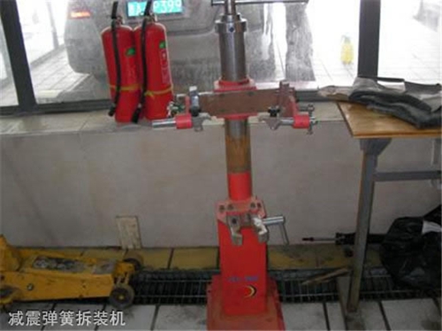 貴陽汽車工業(yè)技術學校減震彈簧拆裝機