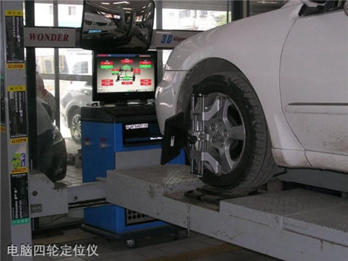 貴陽汽車工業(yè)技術學校電腦四輪定位儀