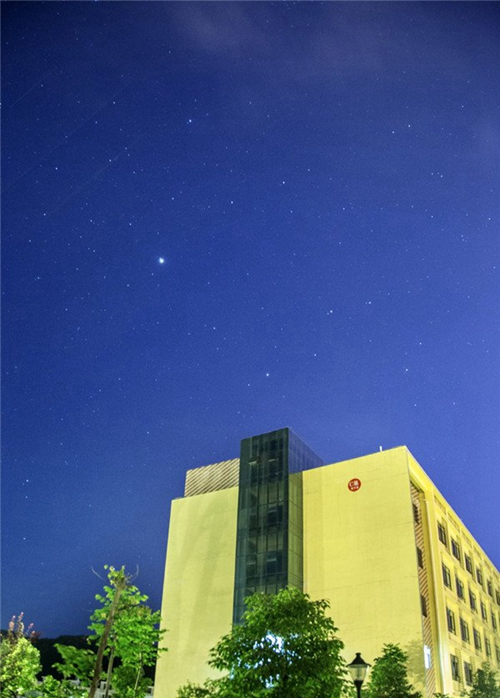 貴州工程職業(yè)學院夜景