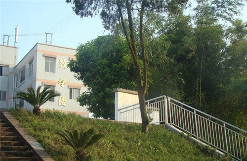赤水市中等職業(yè)學(xué)校春色滿園