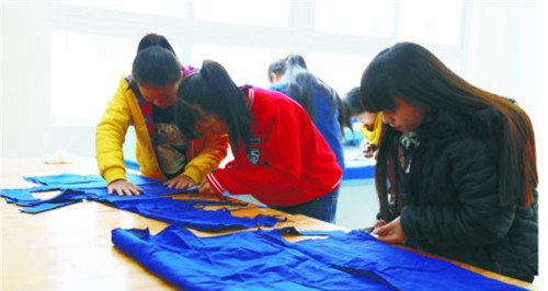 三都民族中等職業(yè)學校(三都職校)民族服裝刺繡實訓