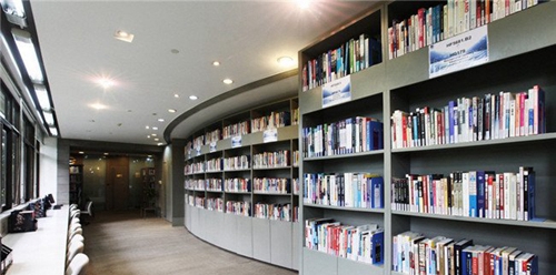 息烽縣中等職業(yè)學(xué)校校園圖書館