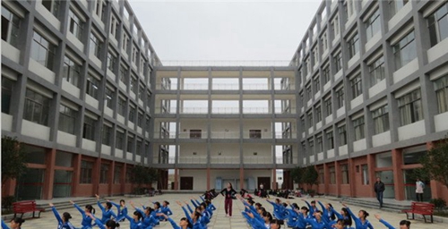普定縣中等職業(yè)學(xué)校(普定職業(yè)技術(shù)學(xué)校)校園廣場舞