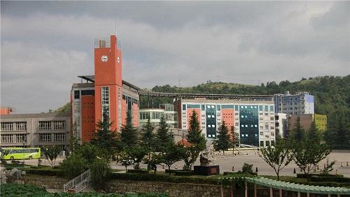 貴州交通技師學院(貴州省交通運輸學校)教學大樓