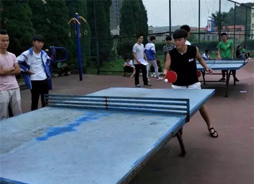 黔西縣中等職業(yè)學(xué)校(黔西職校)信息專業(yè)部乒乓球比賽